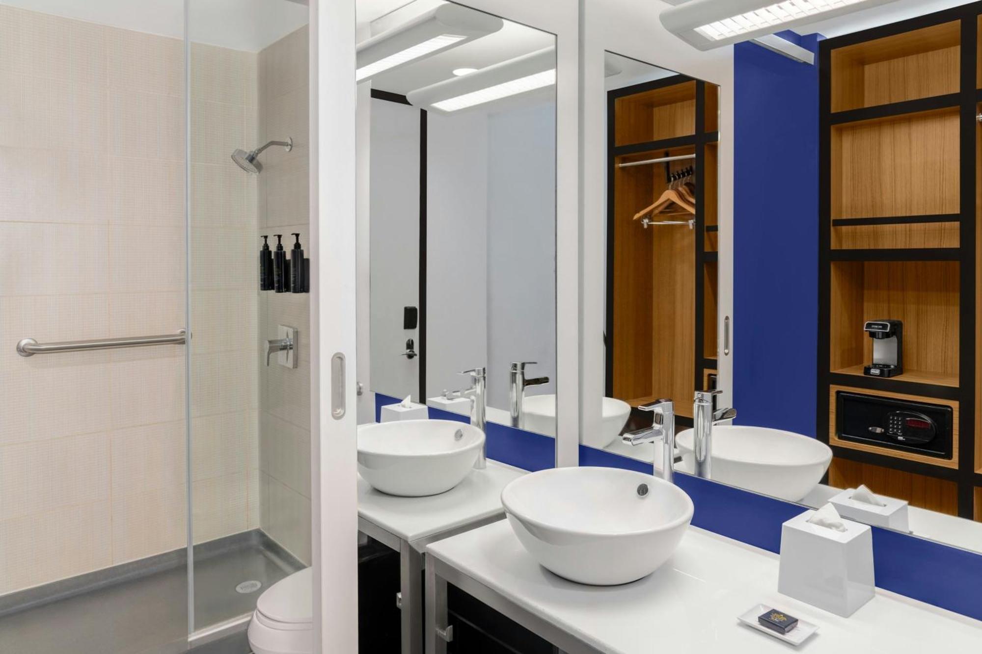 Aloft Brooklyn 3*